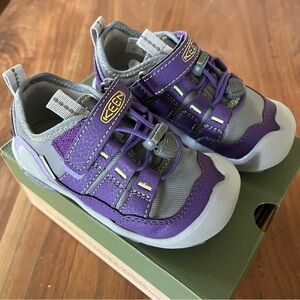 Keen Knotch Hollow Girls